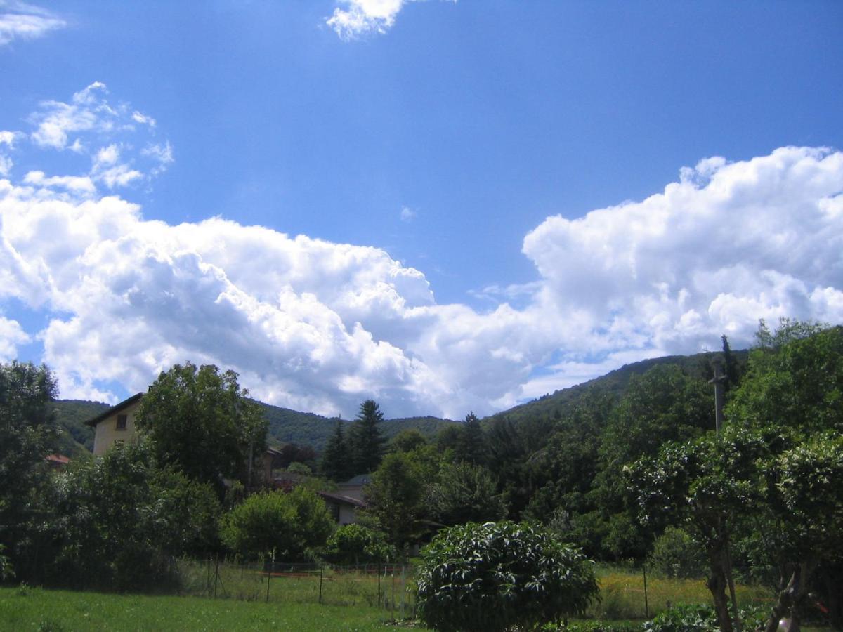 Апартаменти Cascina Del Galin Ланцо-д'Інтельві Екстер'єр фото